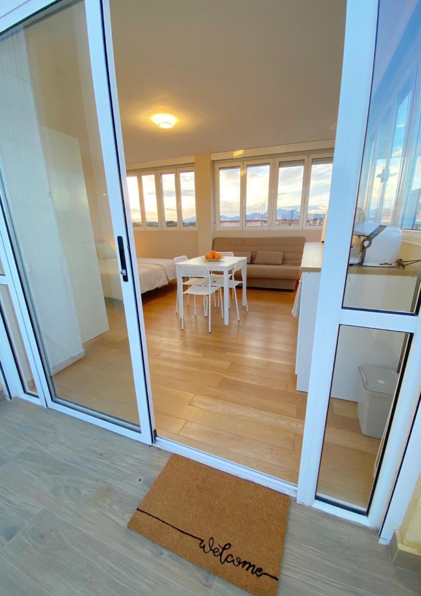 Modern Flat Close To Beach Ел Кампело Екстериор снимка